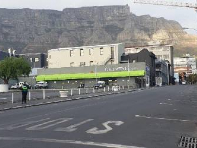 Empty streets (4)